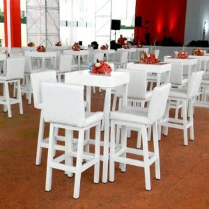 MESA BAR BLANCO CON BANCOS CON RESPALDO