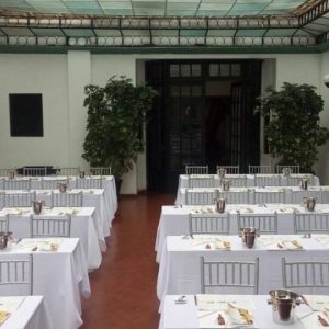 MESA MELAMINE VESTIDA Y SIN VESTIR